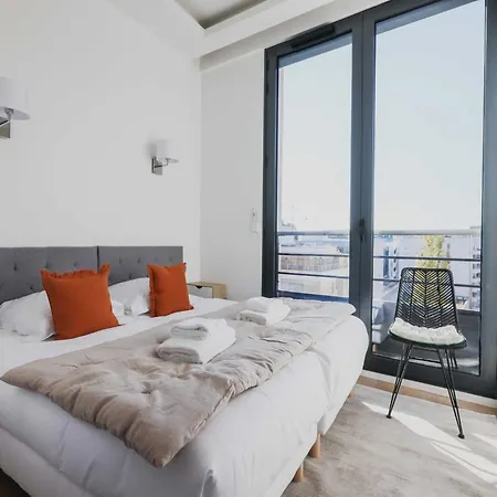 Modernist - Centre - Mobility Lease